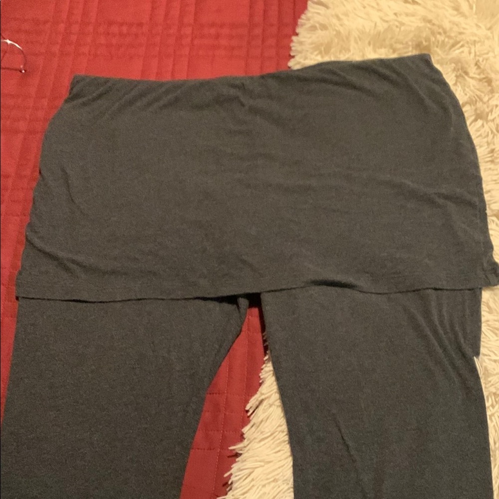 CAbi XL Heather gray Women's Skirt with leggins